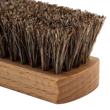 LE BŐRTISZTÍTÓ KEFE 